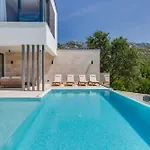 New Luxury I Infinity Pool Villa