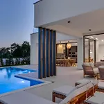 New Luxury I Infinity Pool Villa