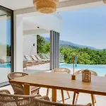 New Luxury I Infinity Pool Starigrad Paklenica