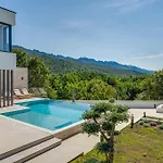 New Luxury I Infinity Pool *