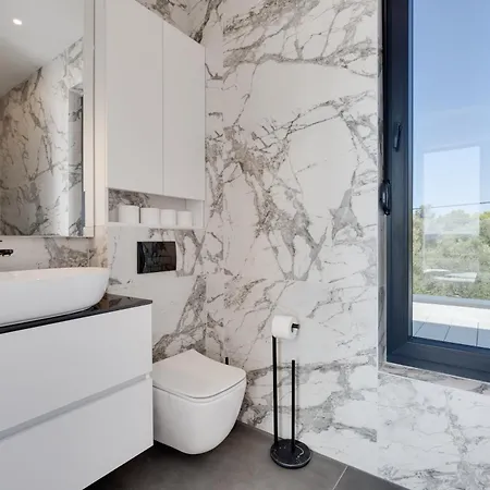 New Luxury I Infinity Pool * ستاريغغاد باكلينتسا