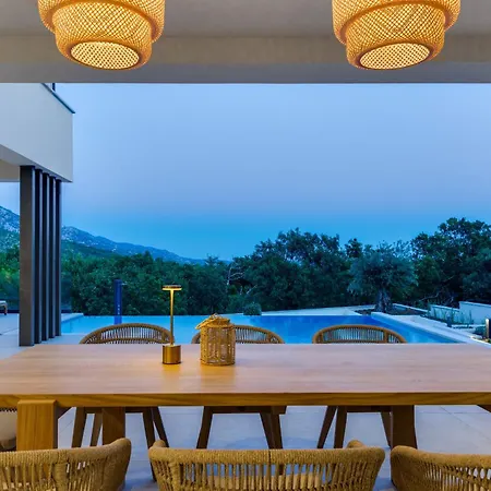 New Luxury I Infinity Pool فيلة