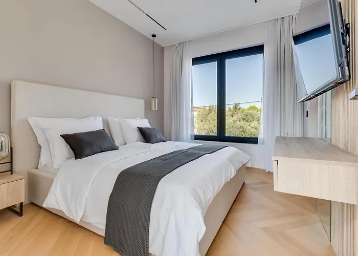 New Luxury I Infinity Pool *