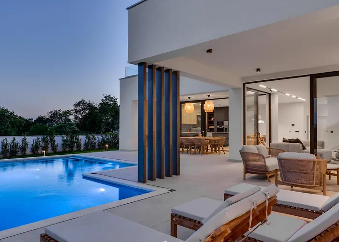 New Luxury I Infinity Pool 빌라