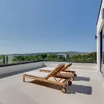 New Luxury I Infinity Pool *
