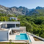 New Luxury I Infinity Pool * Starigrad Paklenica