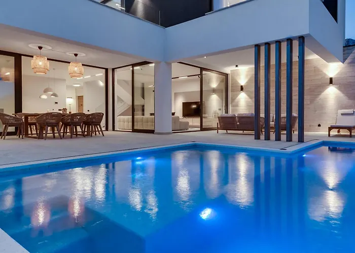 Вилла New Luxury I Infinity Pool Стариград-Пакленица