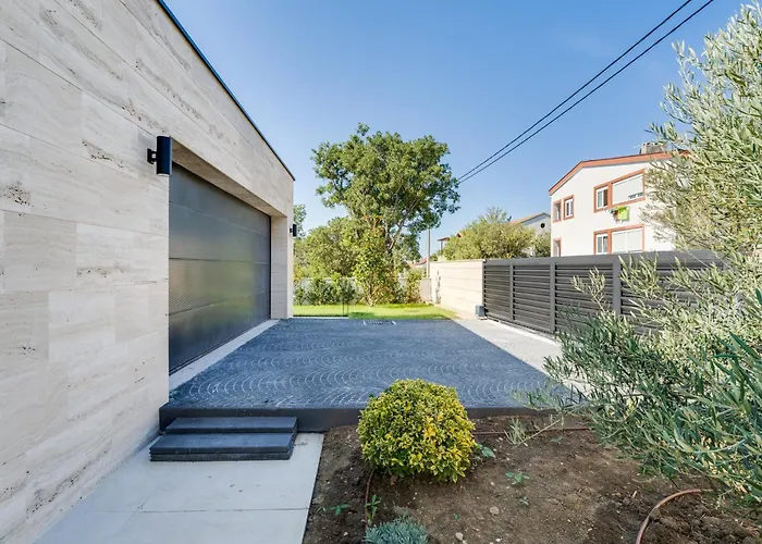 New Luxury I Infinity Pool * Стариград-Пакленица