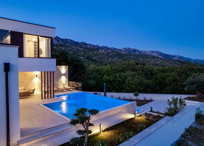 New Luxury I Infinity Pool Вилла Стариград-Пакленица